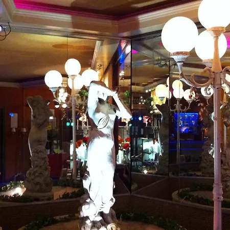 فندق La Roseraie Biebler 3*